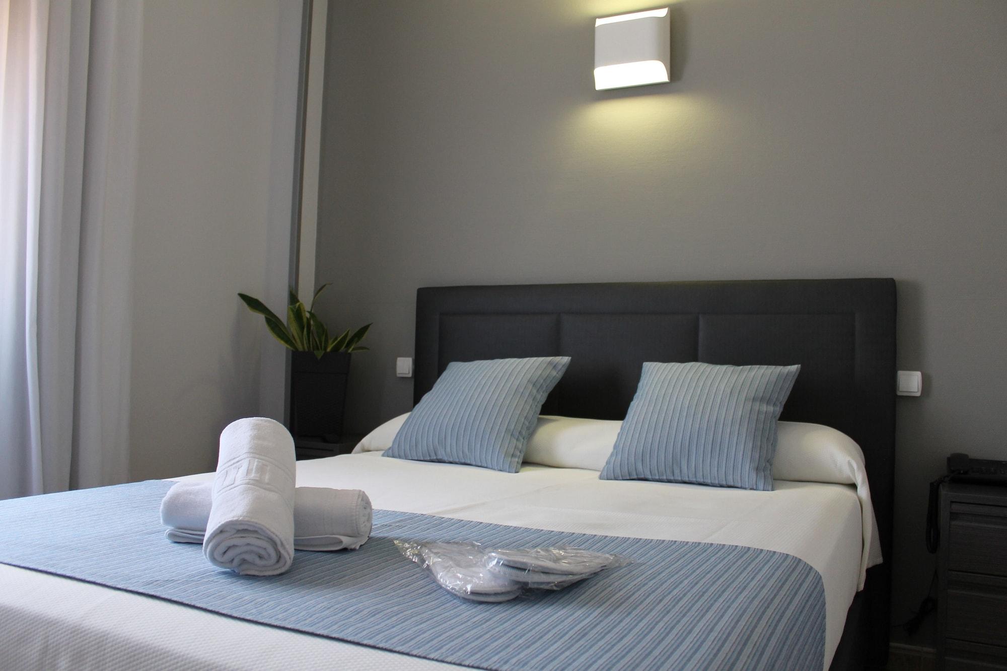 Hotel Barajas Plaza Madrid Ngoại thất bức ảnh