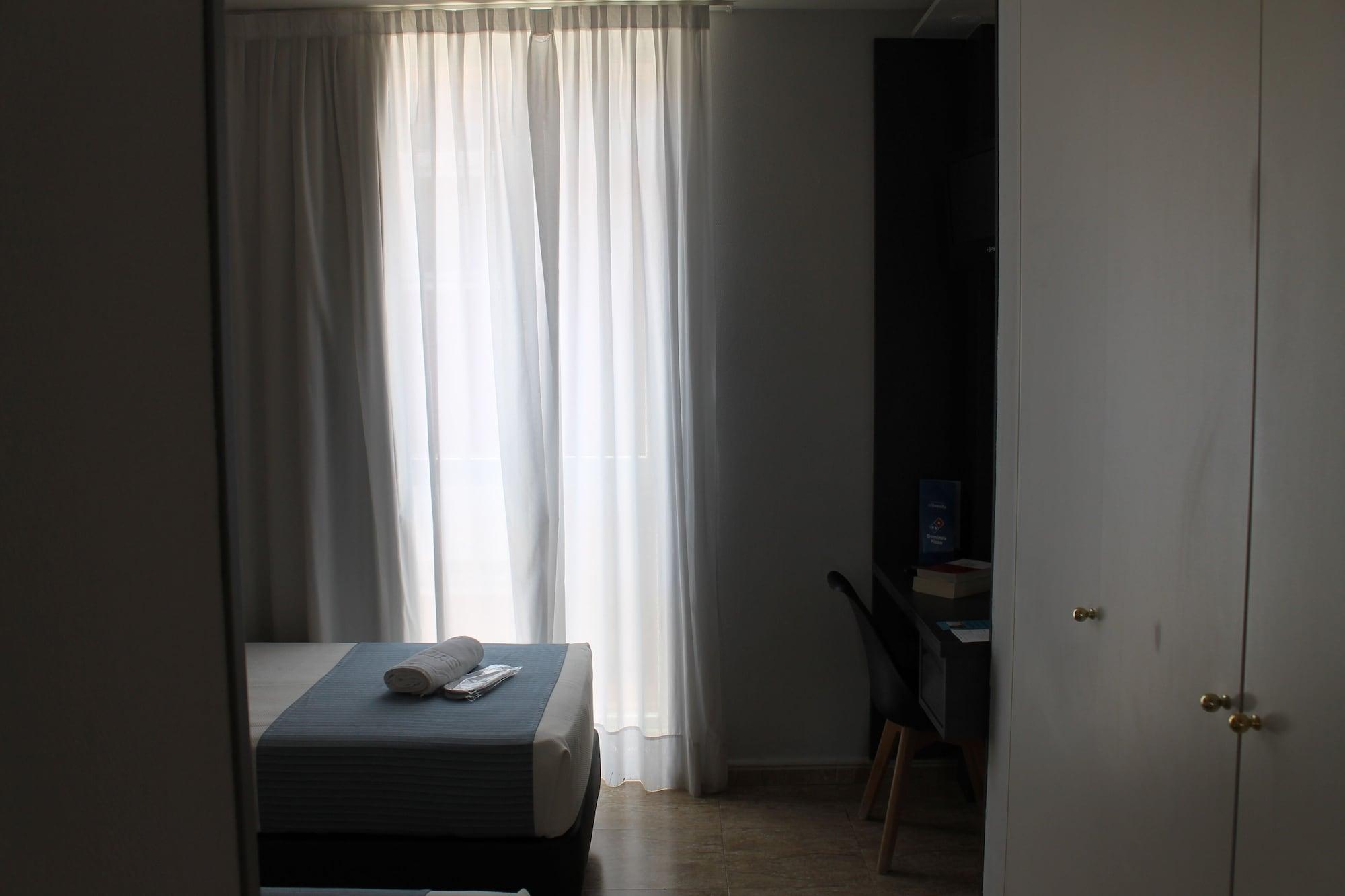Hotel Barajas Plaza Madrid Ngoại thất bức ảnh