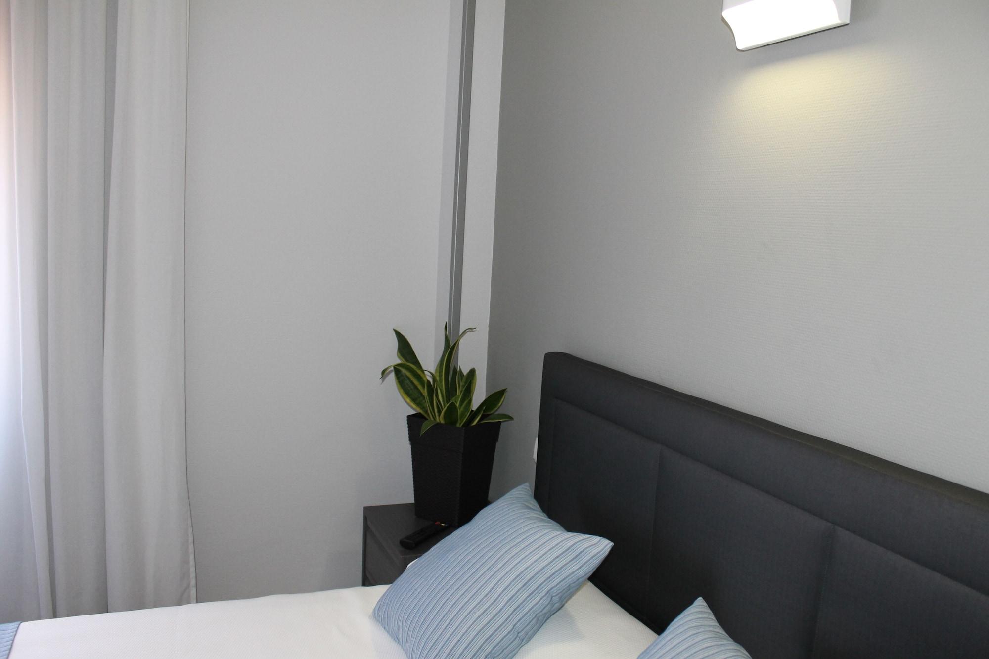 Hotel Barajas Plaza Madrid Ngoại thất bức ảnh
