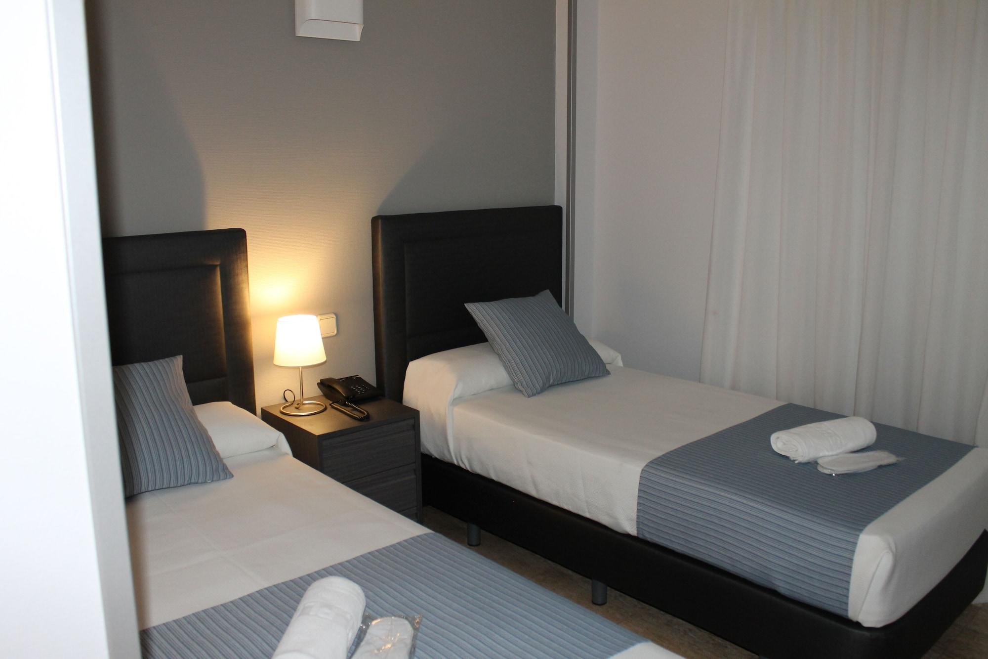 Hotel Barajas Plaza Madrid Ngoại thất bức ảnh