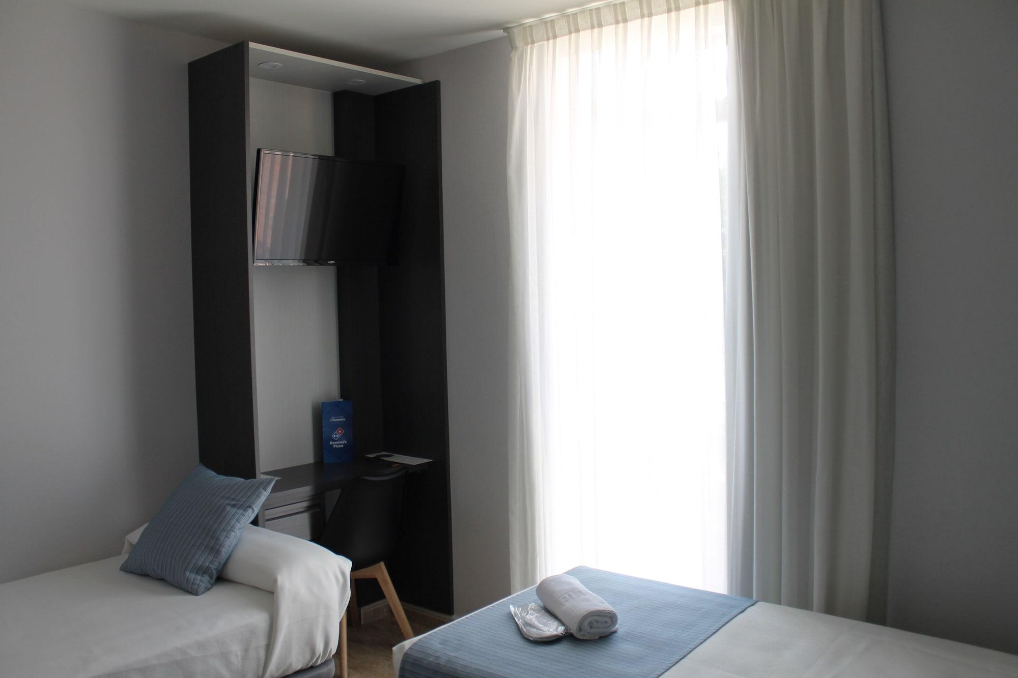 Hotel Barajas Plaza Madrid Ngoại thất bức ảnh