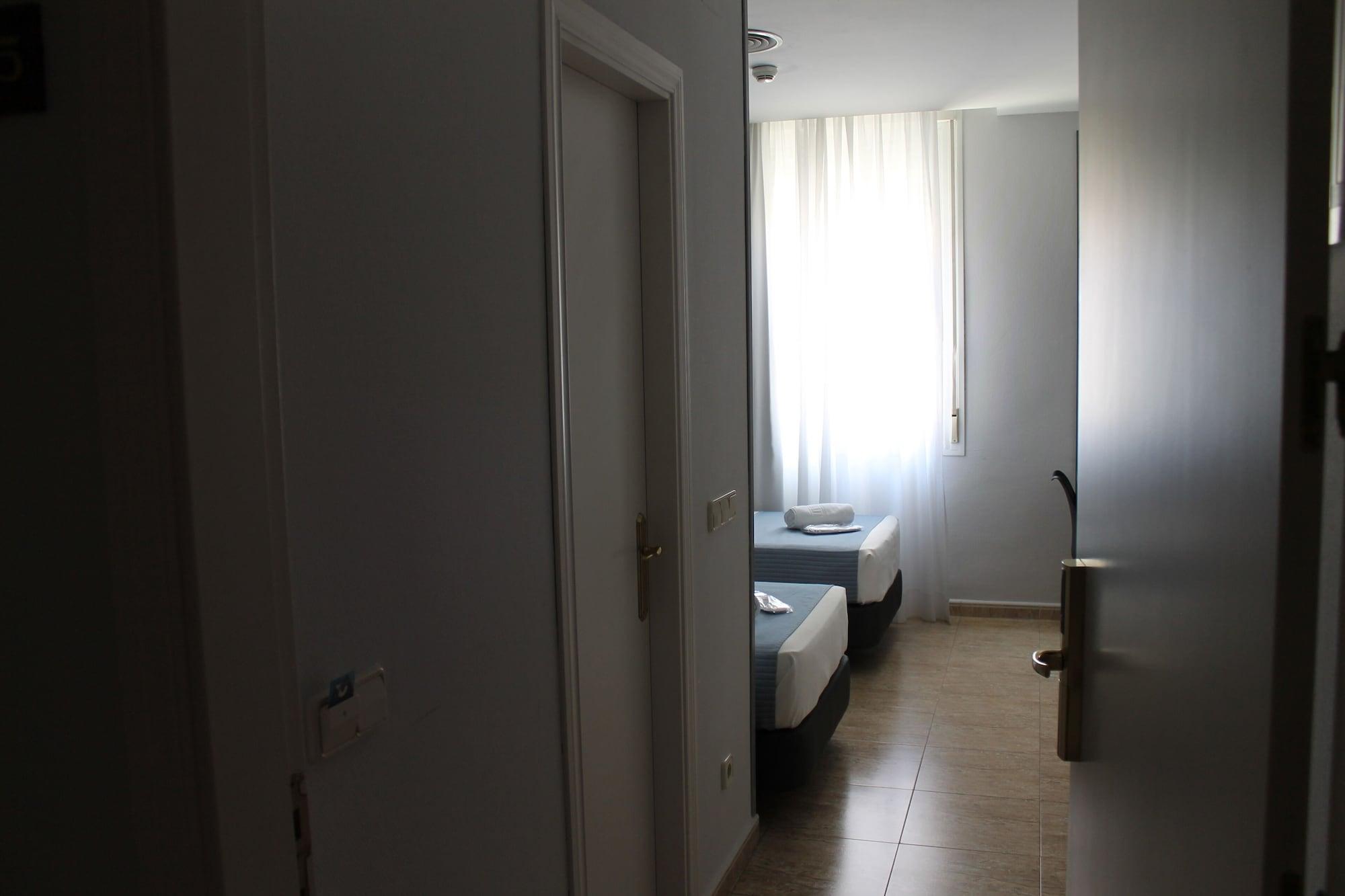 Hotel Barajas Plaza Madrid Ngoại thất bức ảnh