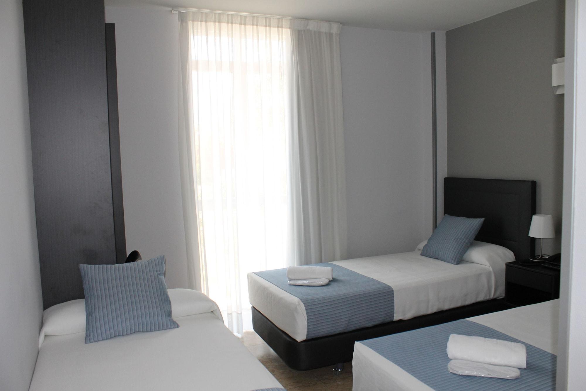 Hotel Barajas Plaza Madrid Ngoại thất bức ảnh