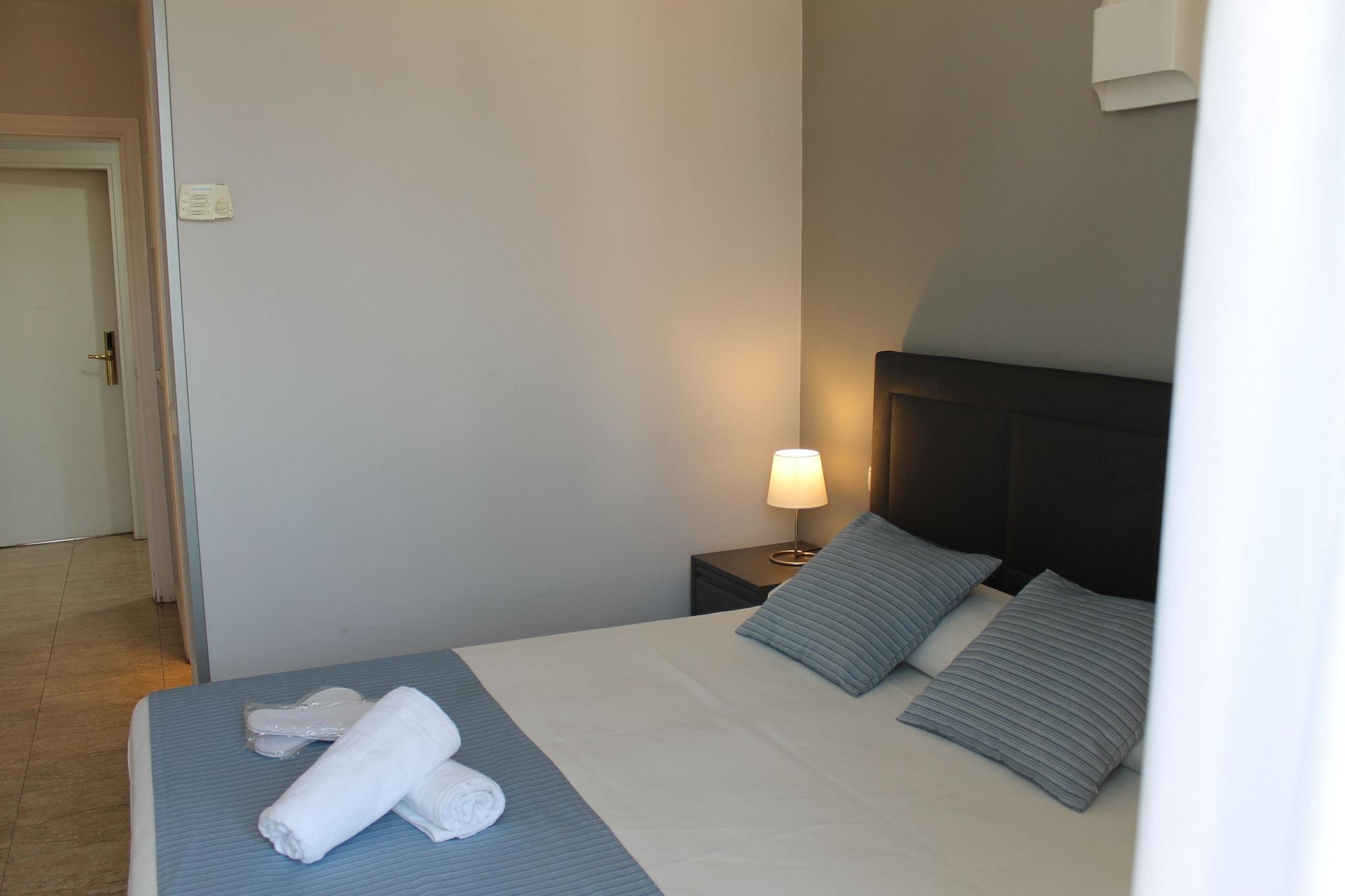 Hotel Barajas Plaza Madrid Ngoại thất bức ảnh