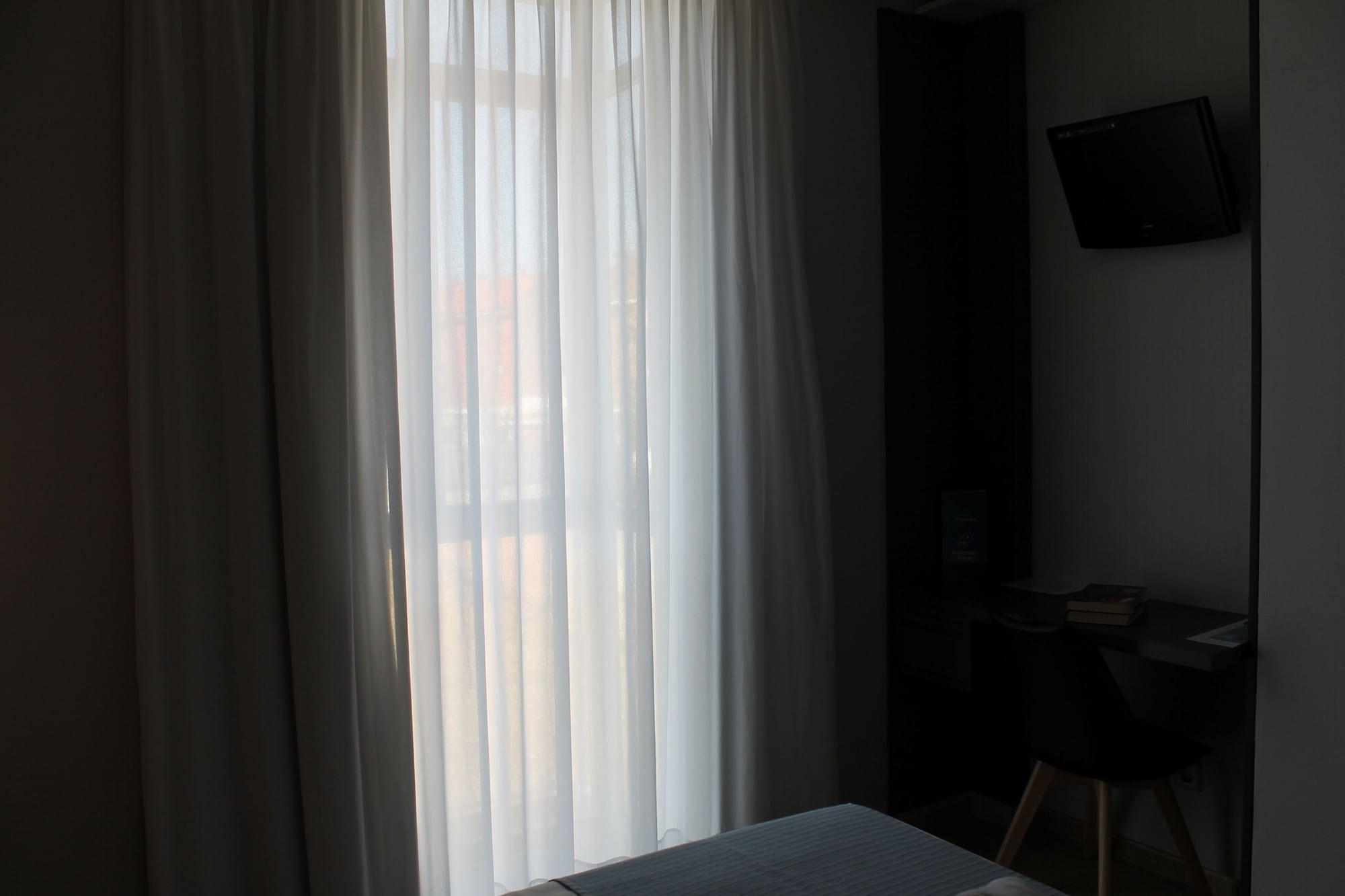 Hotel Barajas Plaza Madrid Ngoại thất bức ảnh