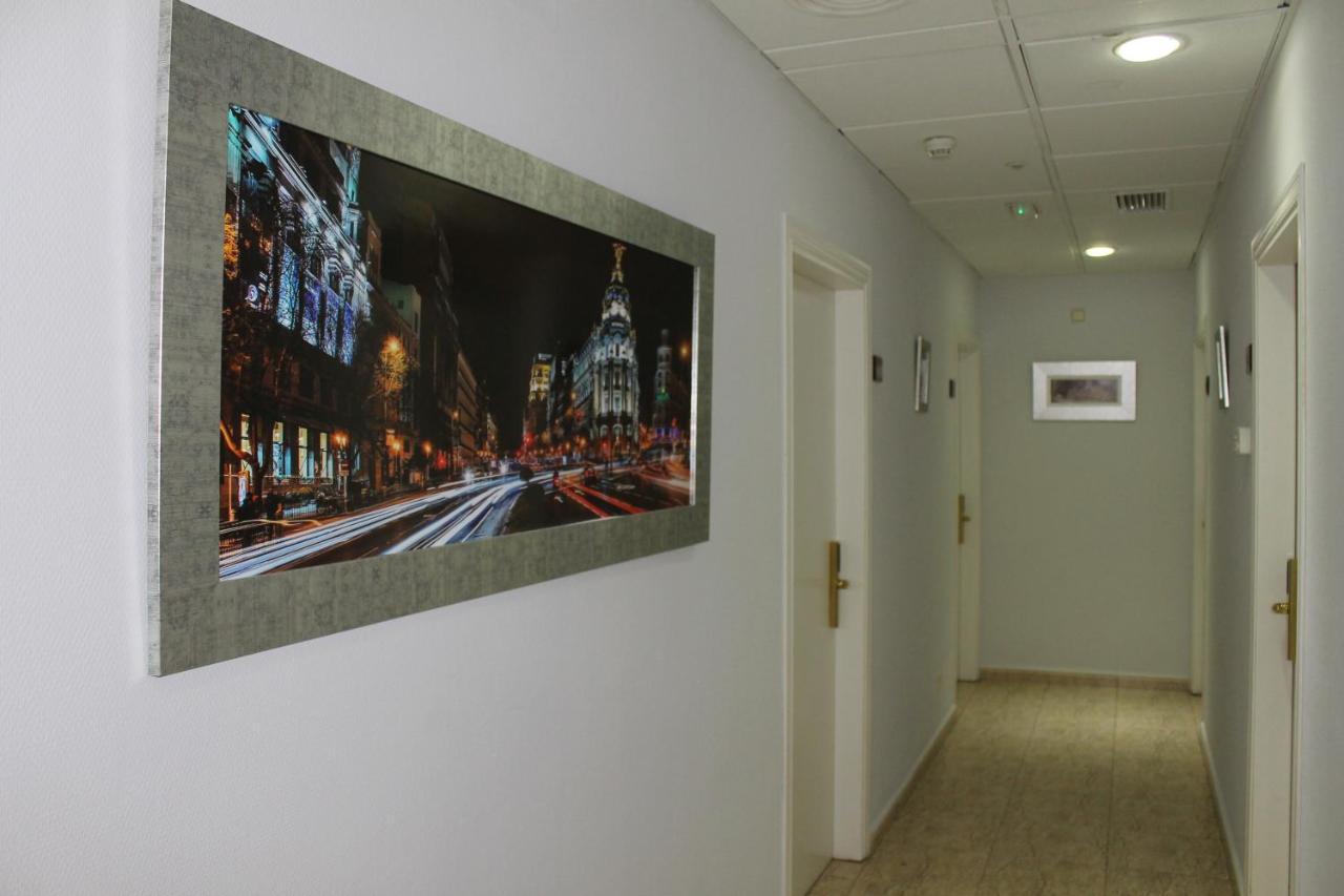 Hotel Barajas Plaza Madrid Ngoại thất bức ảnh