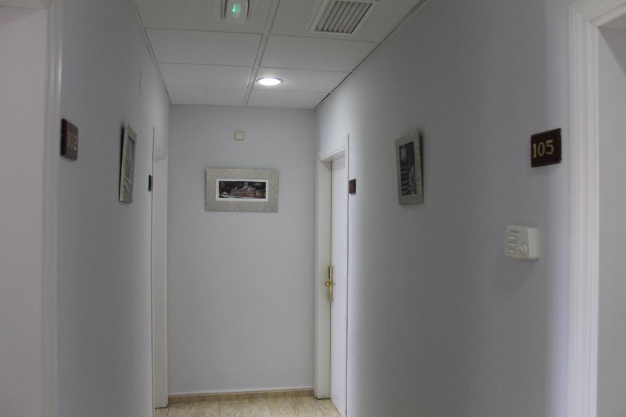 Hotel Barajas Plaza Madrid Ngoại thất bức ảnh